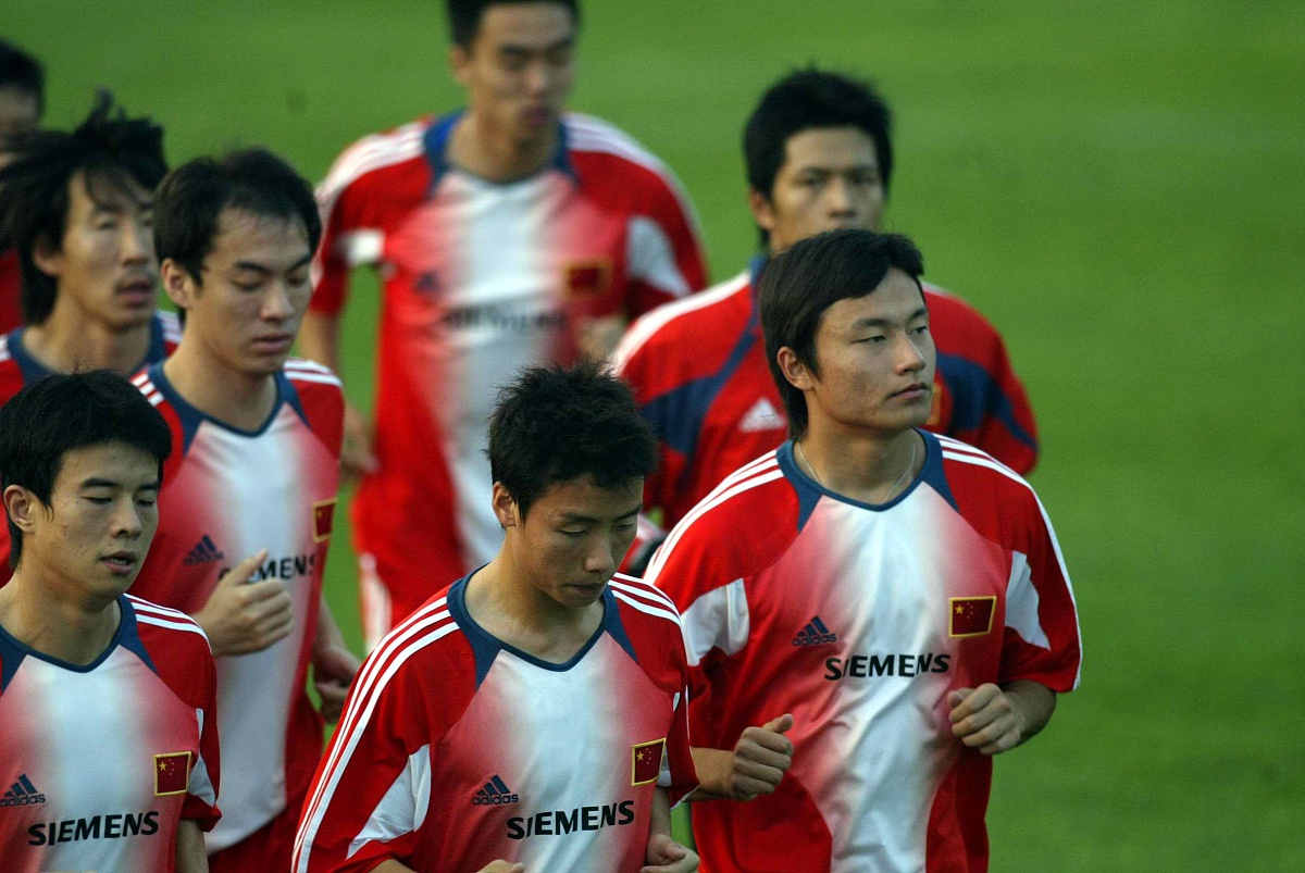 AYX SPORTS-紧张刺激：王强最后一秒三分绝杀，场内欢呼！的简单介绍