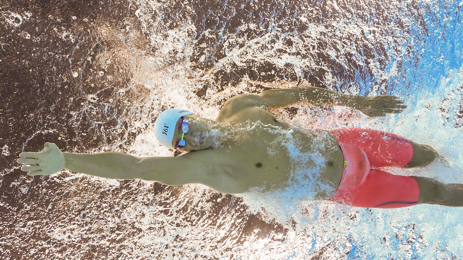 AYX GAMING-“中国足球运动员签约国际体育品牌”，足球队员中国