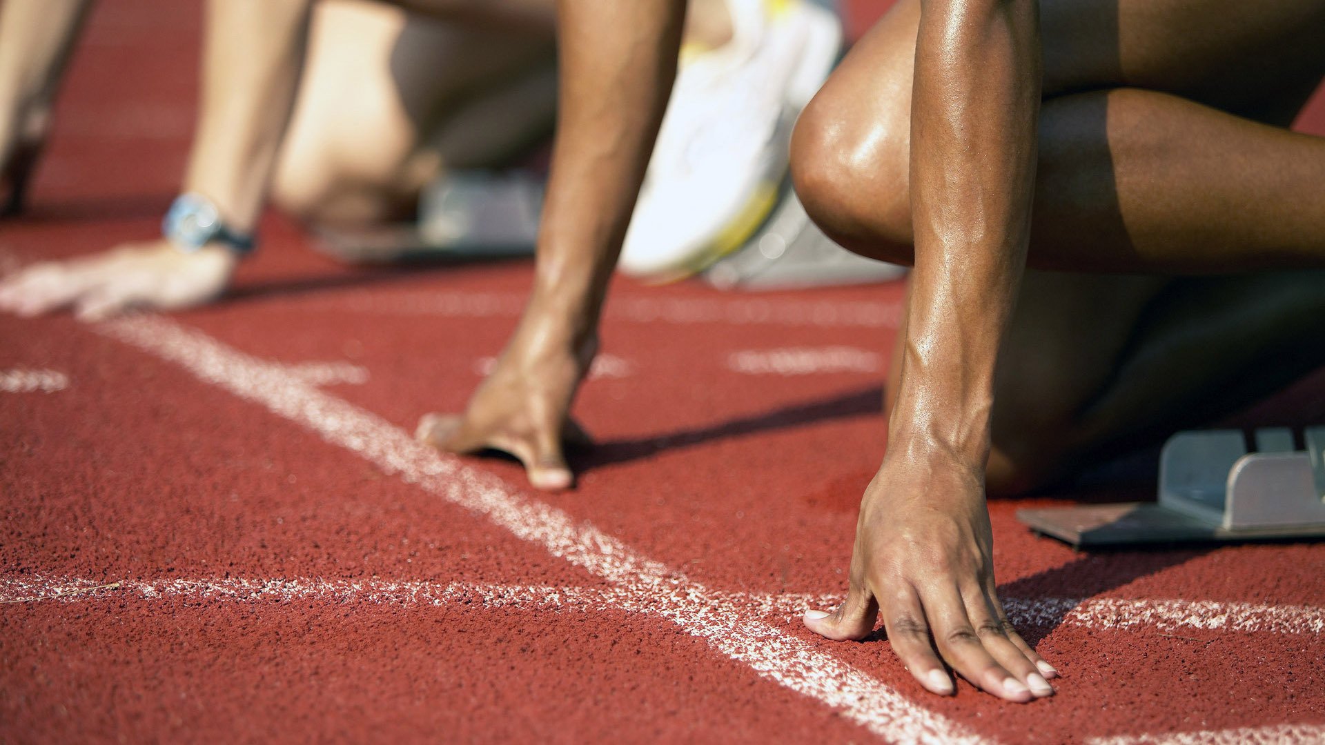 “中国足球运动员签约国际体育品牌”,足球队员中国