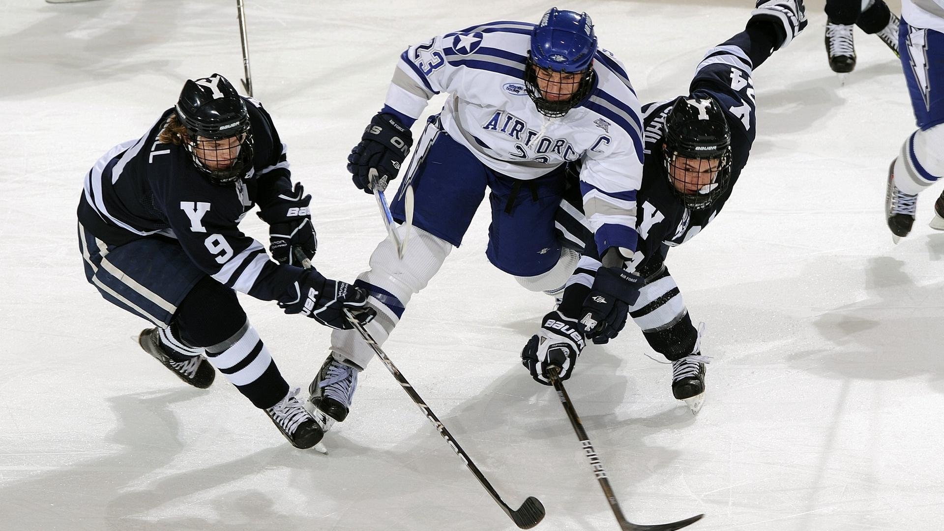 AYX GAME-斯密斯：凭借战术敏感度，迅速改变比赛局势，成为全黑队的“战术核心”